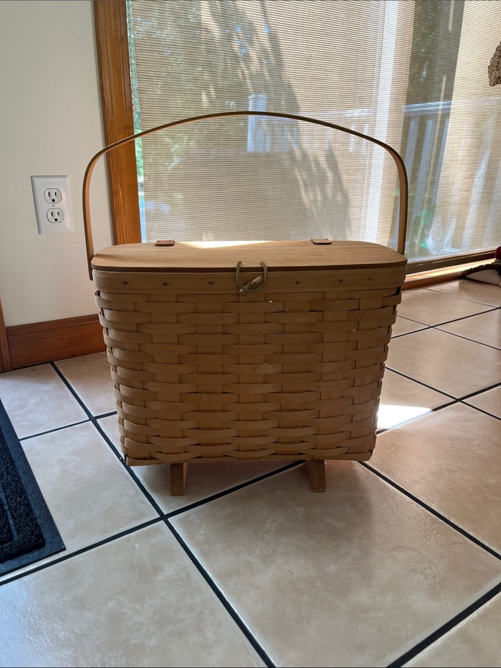 Longaberger Natural Tan Woven Storage Magazine Basket with Handle Vintage 90s